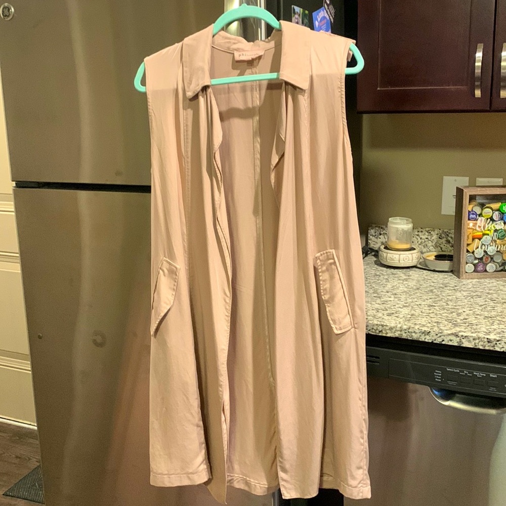 Professional sleeveless tan cardigan